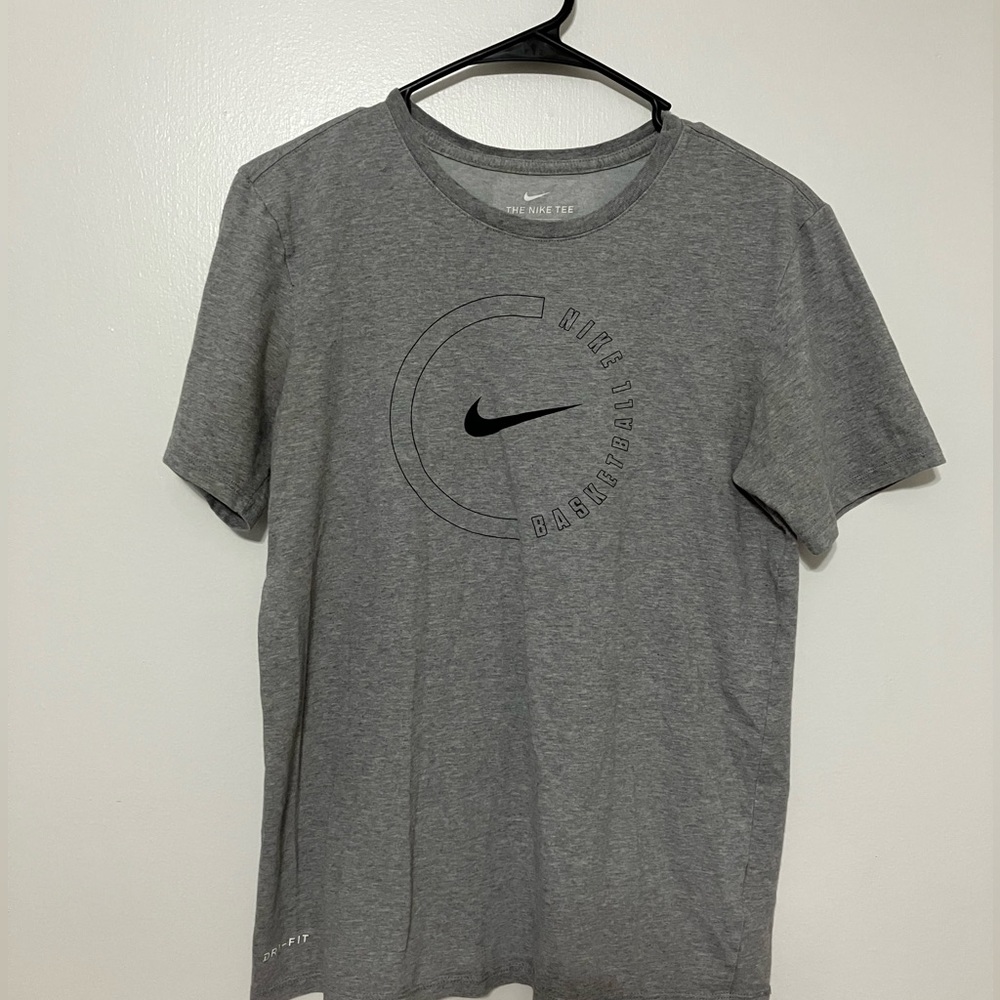 Nike T-shirt Size Small